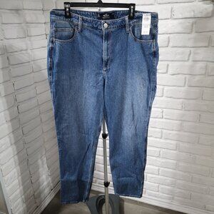 NWT Hollister Ladies Size 16L/33L Ultra High Rise Medium Wash Mom Jeans